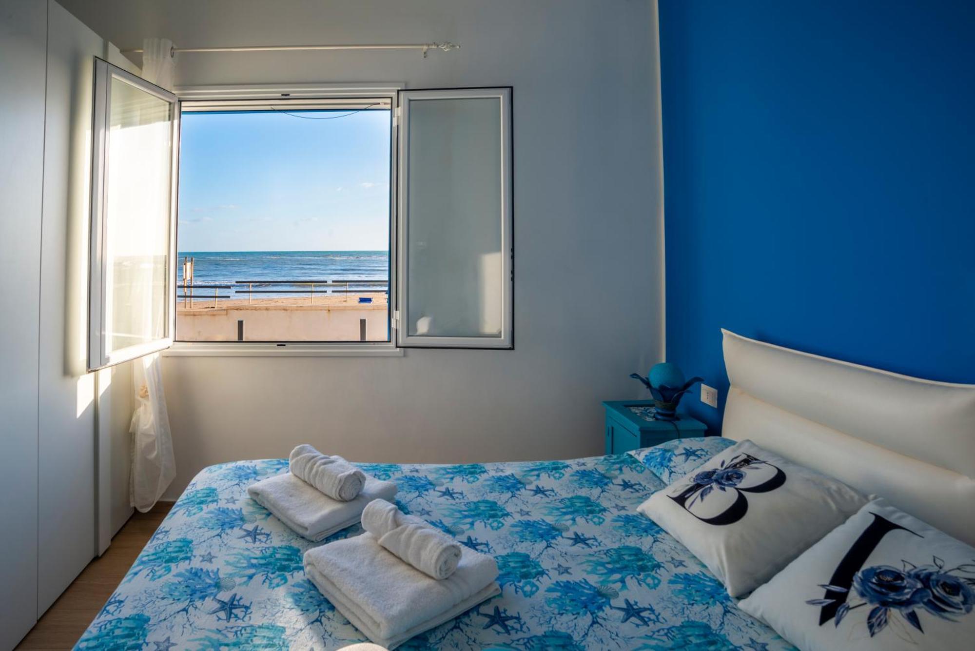 Hotel Blue Velvet à Punta Secca Extérieur photo
